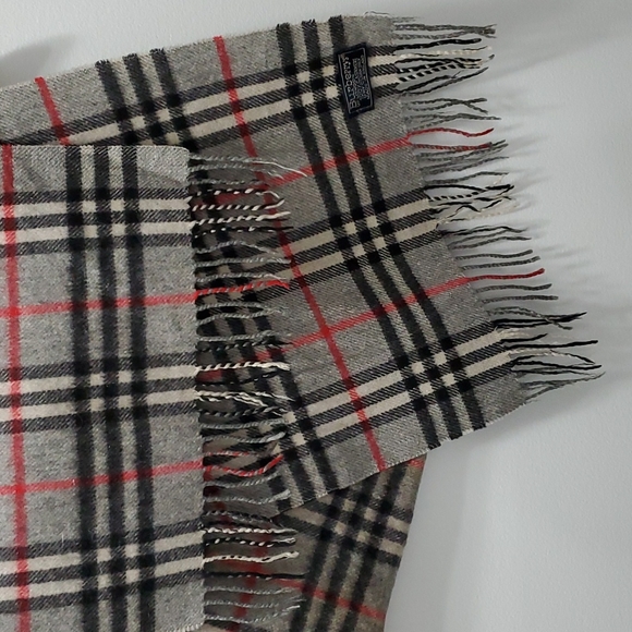 Burberry Scarf - Picture 3 of 12